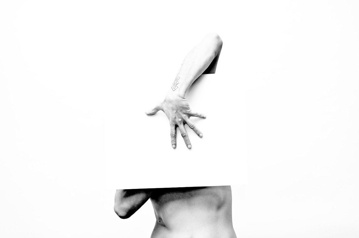 arte_altra's tweet photo. Spar(t)izione – 1.
Soglie del visibile, work in progress.
Performance, 2025.

Rossella Ferrero, Vincenzo Enzo Bruno,
Andrea Roccioletti.

https://t.co/tQq2SqWflG

#performance #performanceart #performingart #artiperformative #arte #art #contemporaryart #artecontemporanea https://t.co/0ACHcRzJ1K