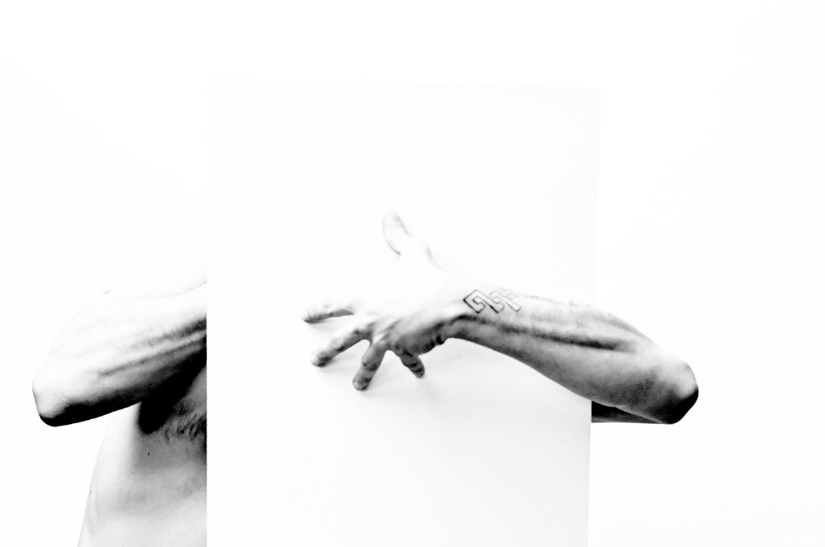 arte_altra's tweet photo. Spar(t)izione – 1.
Soglie del visibile, work in progress.
Performance, 2025.

Rossella Ferrero, Vincenzo Enzo Bruno,
Andrea Roccioletti.

https://t.co/tQq2SqWflG

#performance #performanceart #performingart #artiperformative #arte #art #contemporaryart #artecontemporanea https://t.co/0ACHcRzJ1K