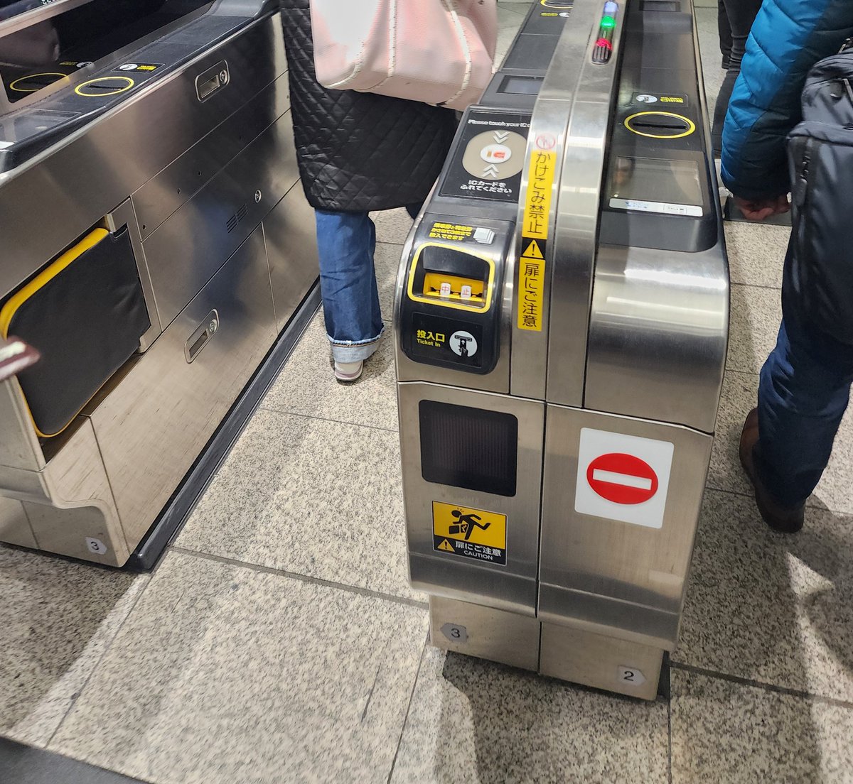 Amn_TB's tweet image. 大阪駅改札で障害発生