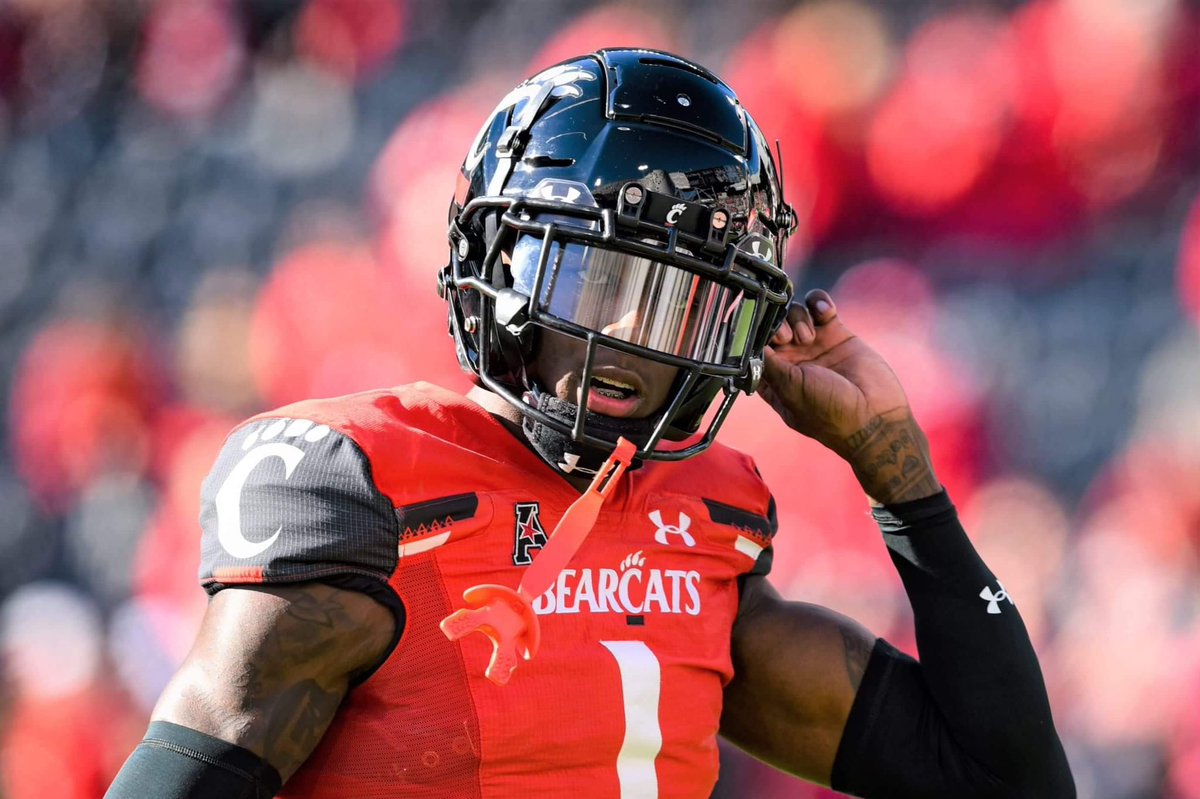 Blessed to receive an offer from Cincinnati!! <a href="/EDGYTIM/">Timothy “EDGYTIM” OHalloran</a> @On3Recruits <a href="/HuskieFB/">Naperville North FB</a> <a href="/HuskieStrength/">Huskie Strength & Performance</a> <a href="/AllenTrieu/">Allen Trieu</a> <a href="/TheGuruStew/">CoachStewart</a>