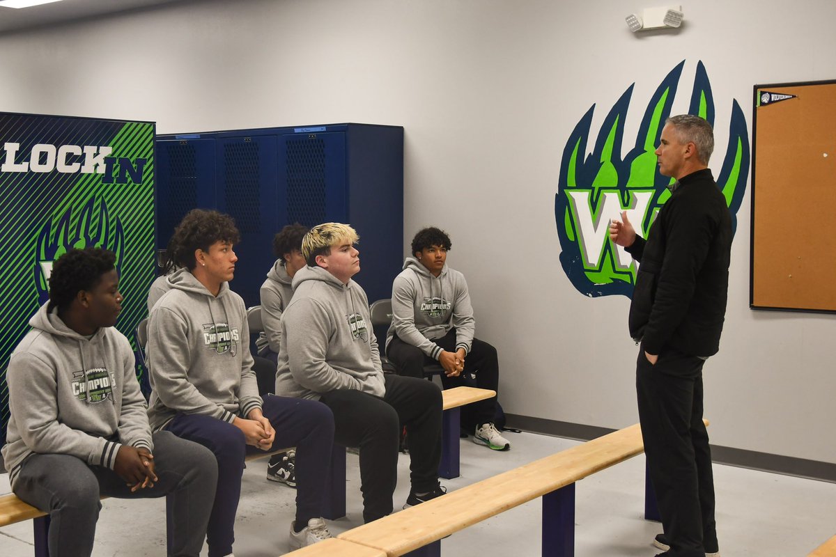 Windermere Football (@wwhs_football) on Twitter photo FSU <a href="/FSUFootball/">FSU Football</a> Head Coach Mike Norvell flew in today 🚁 to speak with our student athletes. Appreciate <a href="/Coach_Norvell/">Mike Norvell</a> dropping a few gems and knowledge on the boys. Coach had that Juice too!! Salute Coach 💯🔒 FSU <a href="/FSUFootball/">FSU Football</a> Head Coach Mike Norvell flew in today 🚁 to speak with our student athletes. Appreciate <a href="/Coach_Norvell/">Mike Norvell</a> dropping a few gems and knowledge on the boys. Coach had that Juice too!! Salute Coach 💯🔒