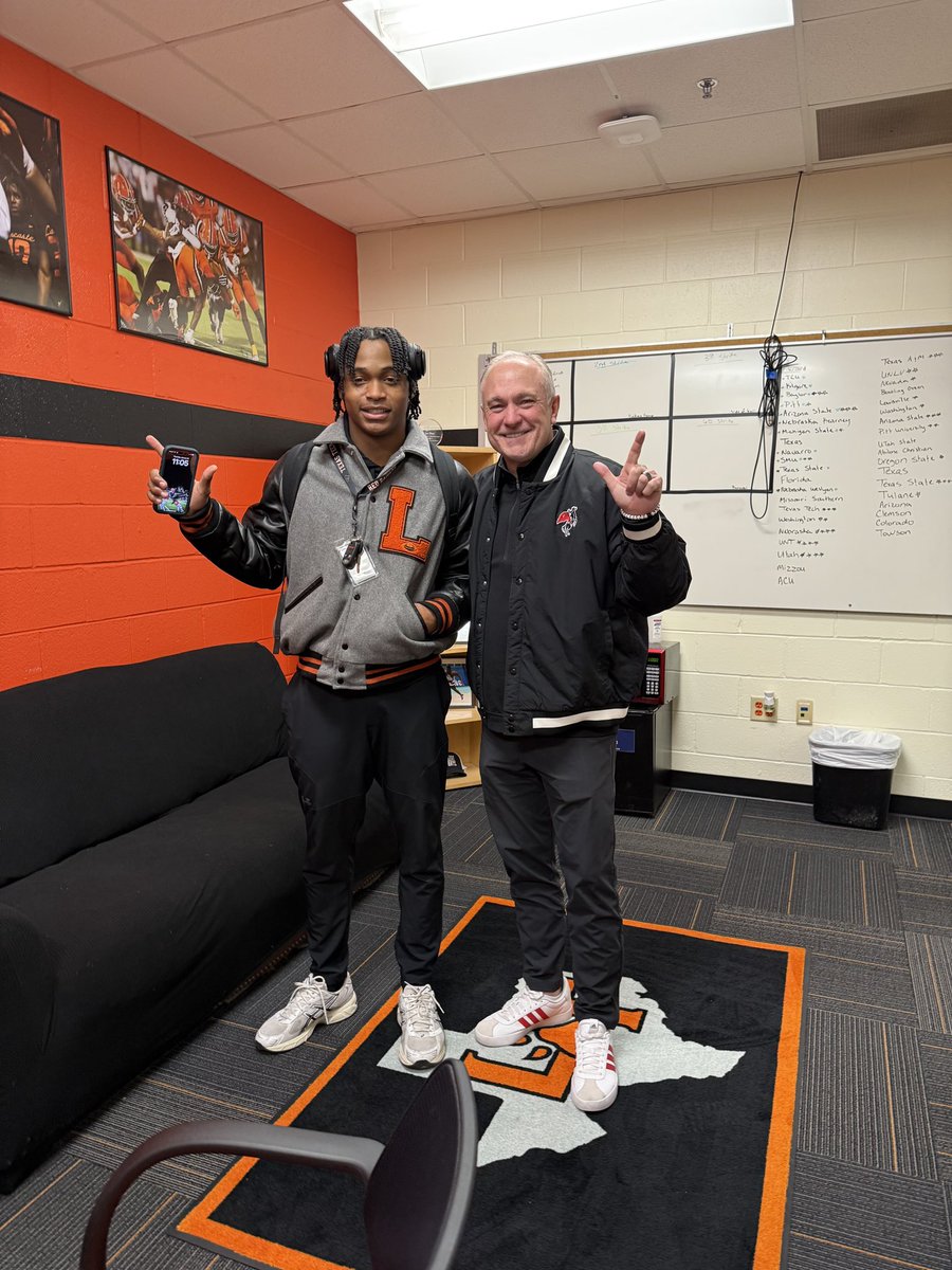Chenelcia Spencer (@chenel_spencer) on Twitter photo Receiving a FaceTime call earlier from these two just made my entire day!Thanks for stopping by <a href="/JoeyMcGuireTTU/">Joey McGuire 🌵</a> and chopping it up with us! We’re excited and counting down the days!! ❤️🖤👆🏾<a href="/BraygoinD1/">Braylan McDonald</a> <a href="/TexasTechFB/">Texas Tech Football</a> 2025 safety headed WEST Lubbock he’s COMING‼️ Receiving a FaceTime call earlier from these two just made my entire day!Thanks for stopping by <a href="/JoeyMcGuireTTU/">Joey McGuire 🌵</a> and chopping it up with us! We’re excited and counting down the days!! ❤️🖤👆🏾<a href="/BraygoinD1/">Braylan McDonald</a> <a href="/TexasTechFB/">Texas Tech Football</a> 2025 safety headed WEST Lubbock he’s COMING‼️