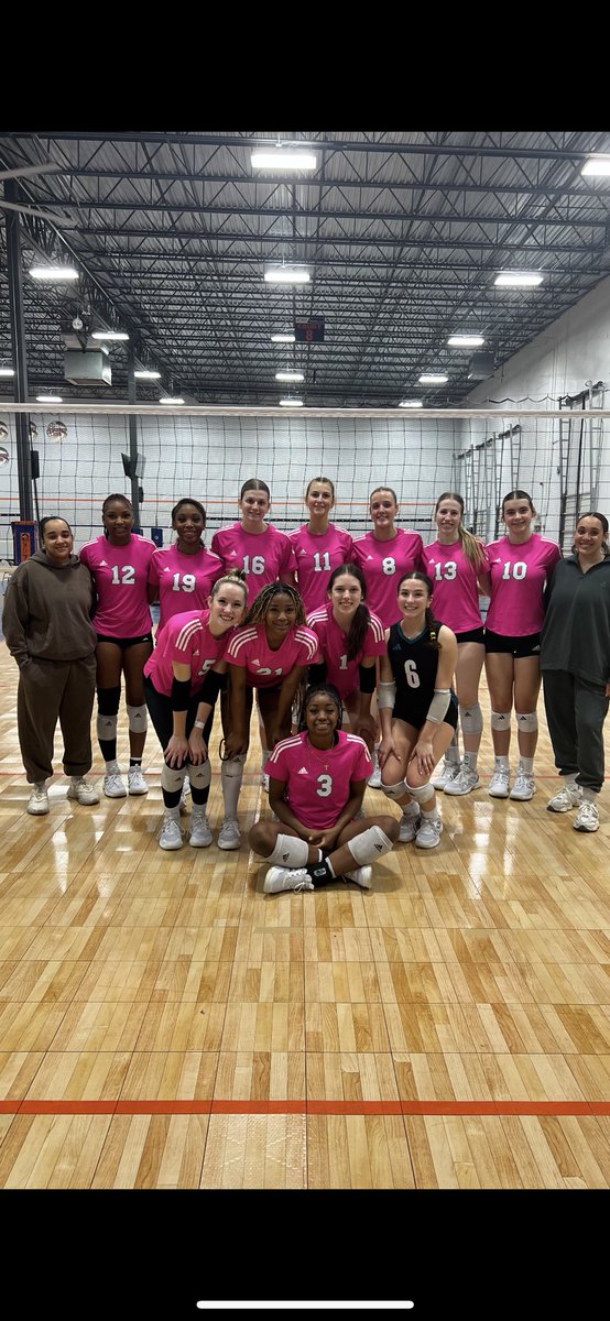 So proud of my team this weekend at Tour of Texas Stop #1 in Houston! We competed in the 17 Invitational Division and finished with a solid 5-3 record. Watch out for us at Stop #2 in Austin on February 1-2. Big things are coming! #TourOfTexas