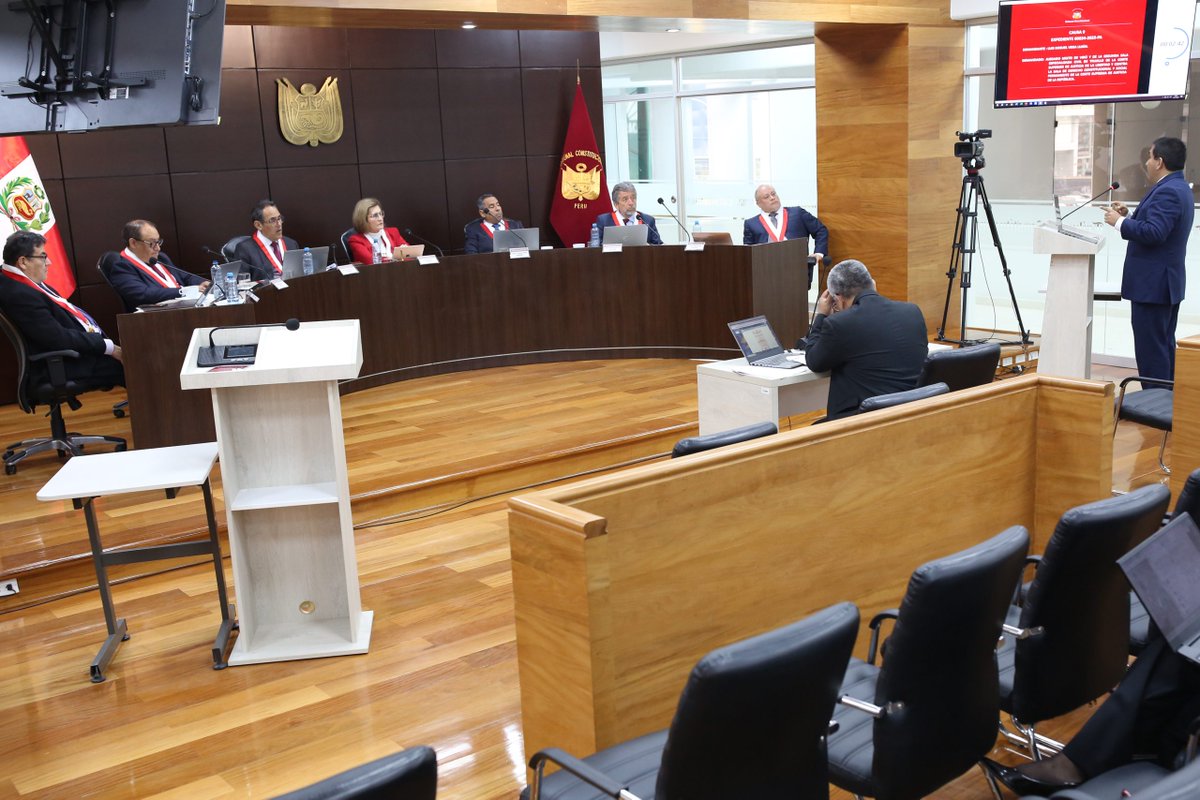 TC_Peru's tweet photo. 📌 #SentenciaTC | El Tribunal Constitucional ordena fijar nuevo criterio jurisprudencial para establecer factor de temporalidad en beneficios penitenciarios.
🗞️ Más información 👉 https://t.co/wts9yO8Sps https://t.co/DP4Y2AZILL