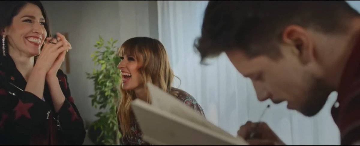 zoenadamas's tweet photo. Es una belleza, una obra de arte, te amo canción toda bonita, empezamos bien el año gracias a @haashoficial y @LassoMusica 

#CincoMinutosMás
LASSO FT HAASH https://t.co/P6zLfZYBPE