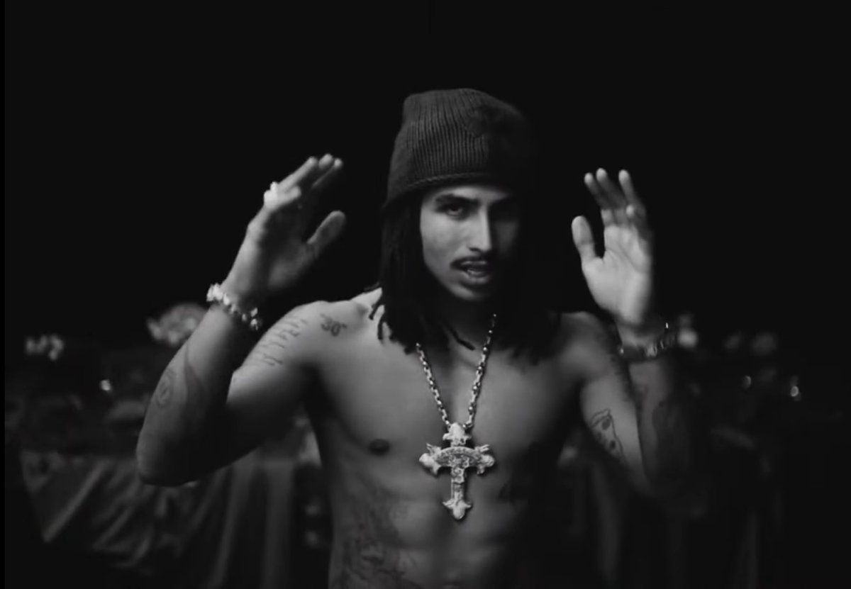whoisletlet's tweet photo. o clipe IMPECÁVEL #matue #issoeserio #30praum #brandao https://t.co/7aDP0GncGs