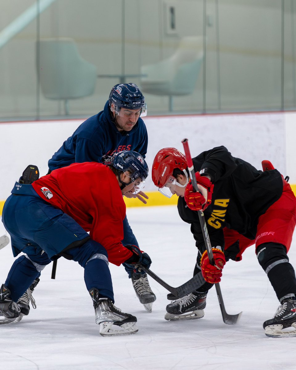 Yesterday we had the privilege of welcoming the Chinese National Hockey Team to our training and practice! 

It was great to meet everyone, and good luck to the team in their upcoming tournament!