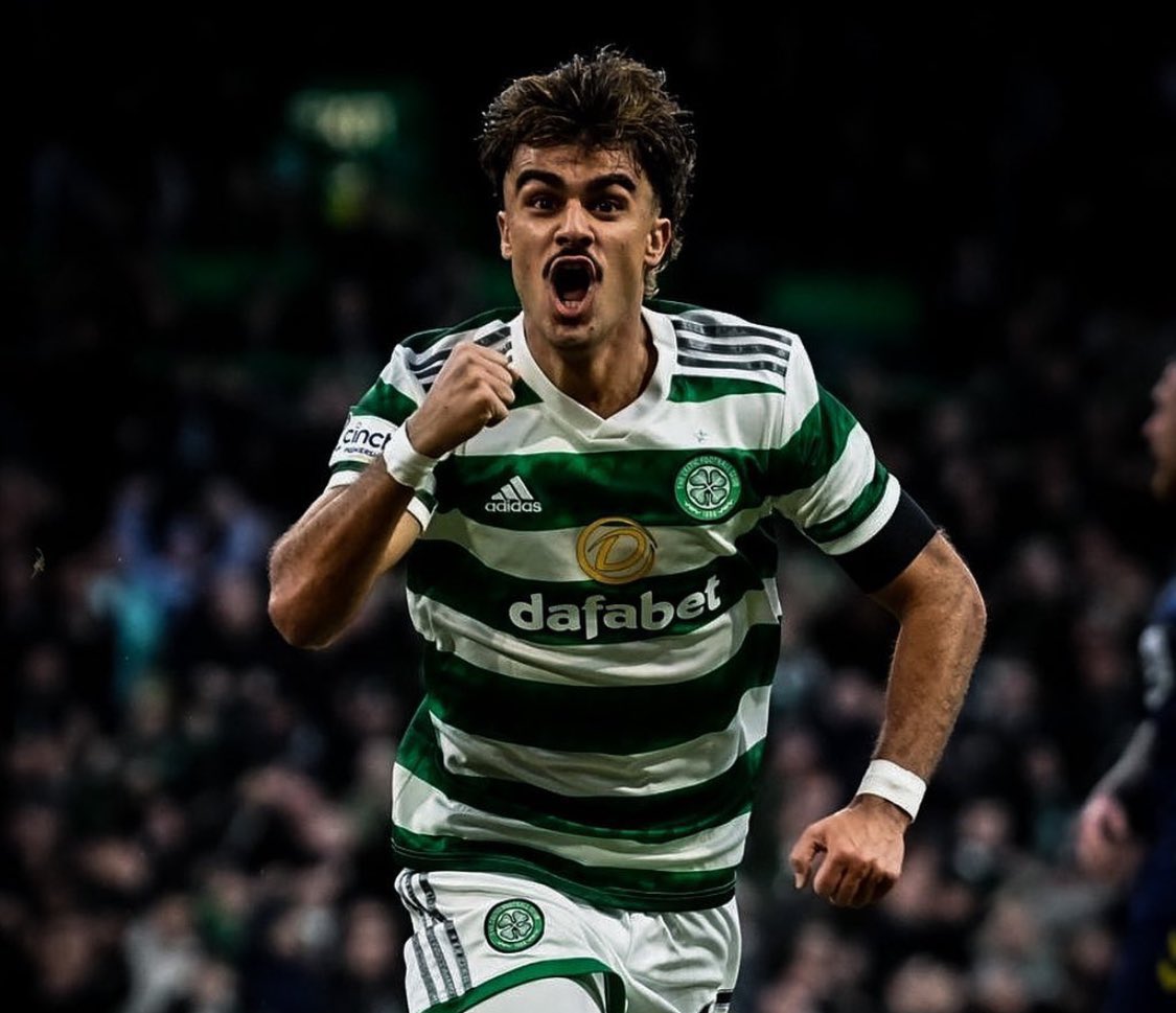 FabrizioRomano's tweet photo. @conormcarthur67 Hope you enjoyed the update earlier mate. He’s back. ⚪️🟢 https://t.co/FFfKES2XM0