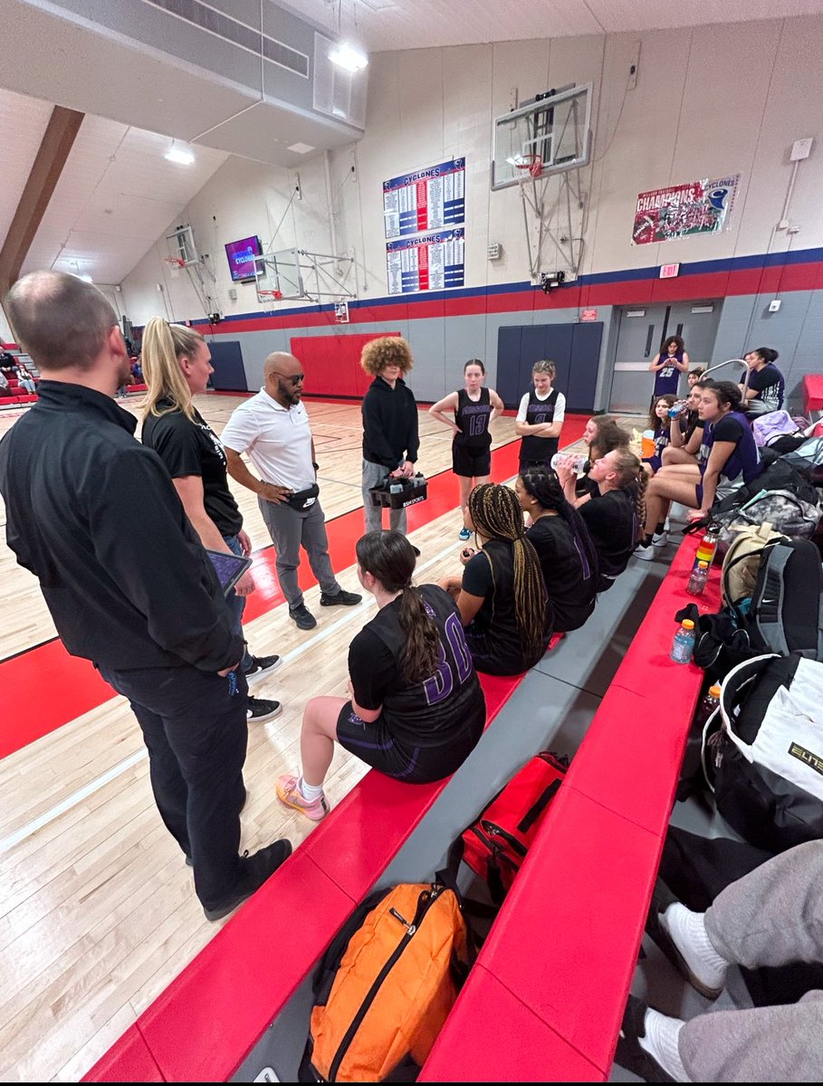 OfcHobbs's tweet photo. Another slam dunk by the @missionbraves Girls Varsity Basketball team. It was a nail-biter against Millard Central, with Mission sneaking out on top 35-38. @BellevueSchools https://t.co/jQHPBCzJxw