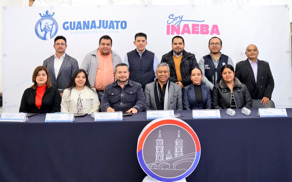 SoyINAEBA's tweet photo. ¡📚✨ Unidos por la educación! INAEBA y el municipio de Ocampo firmaron un convenio para llevar alfabetización y educación básica al norte de Guanajuato, apoyando a personas de 15 años y más. 🌟 Porque nunca es tarde para aprender. 💪 #GobiernoDeLaGente #SoyINAEBA https://t.co/q6rVaZhD2J