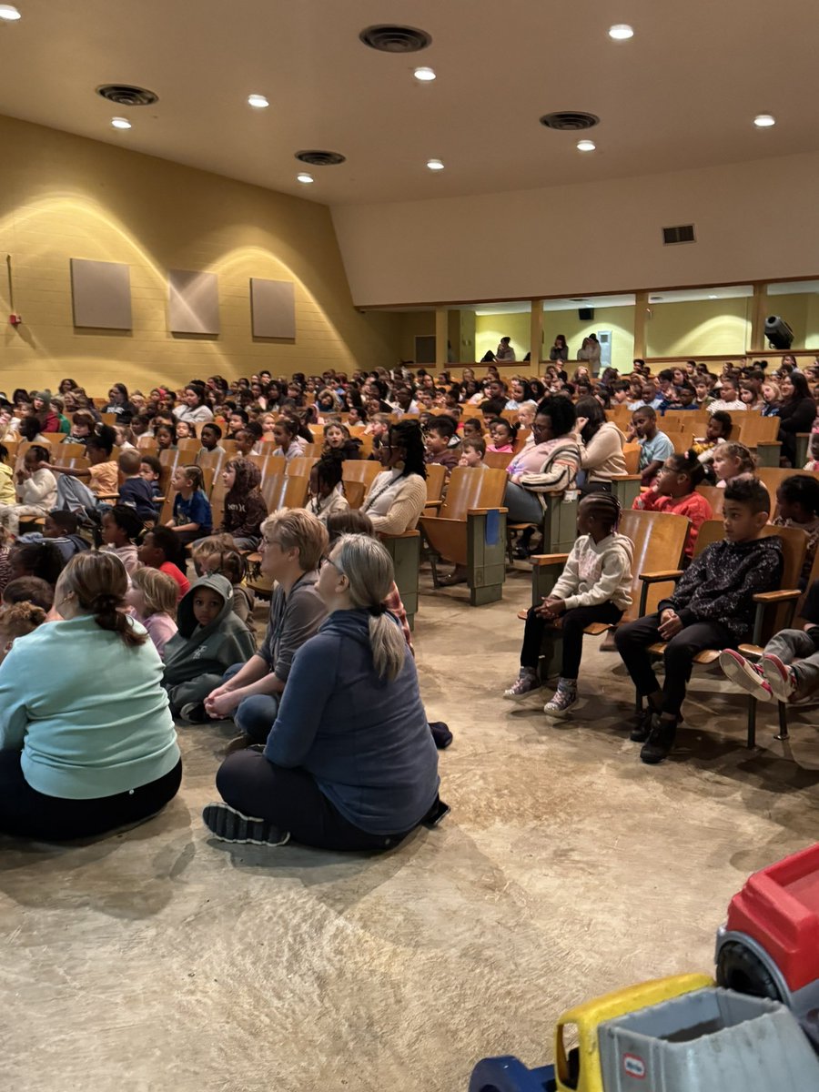 Spring 2025 is here and Dater Montessori is in the game. Shout out to the NED Show for reminding our students to Never give up, Encourage others and Do our Best.