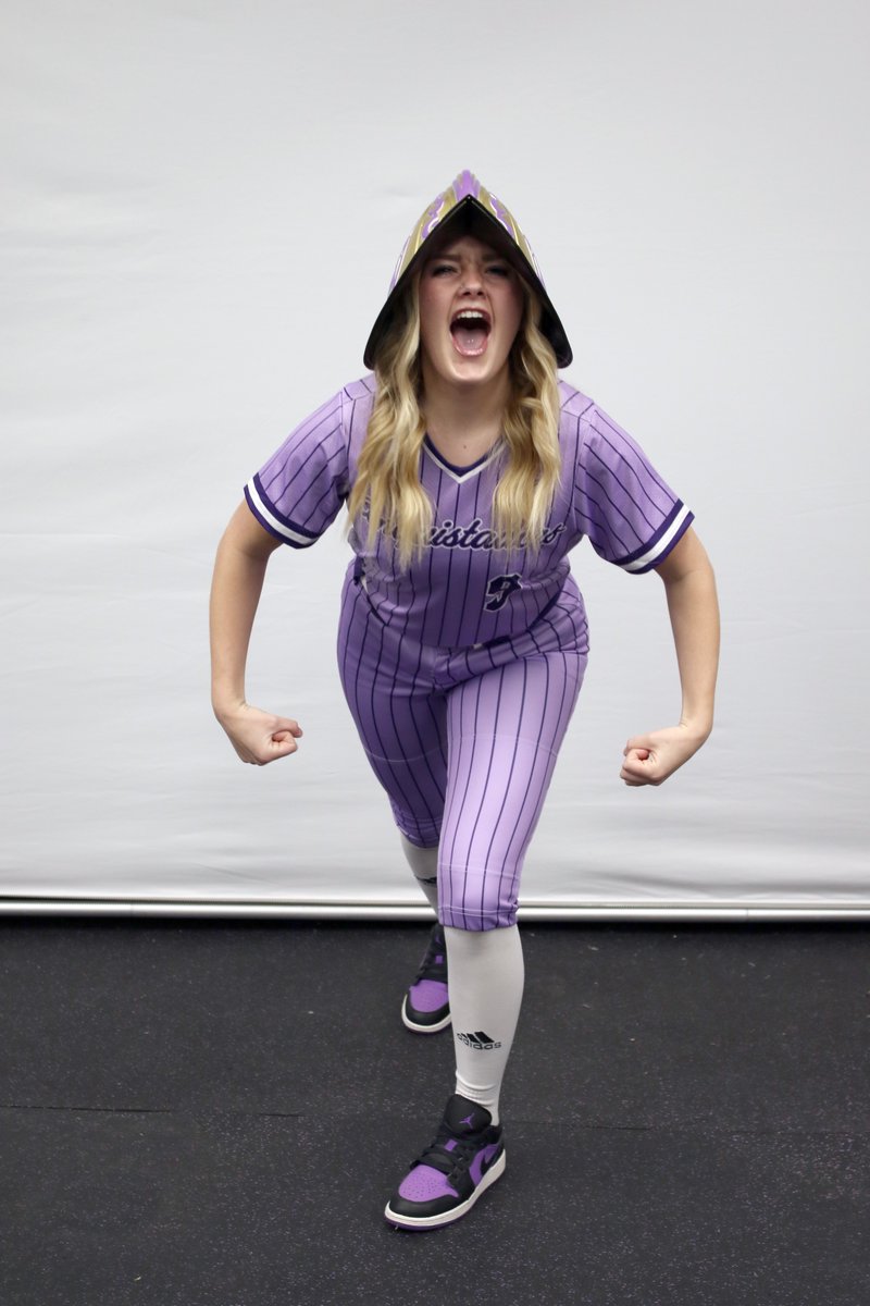 GoConqs's tweet photo. 🥎Softball | #GoConqs

Ready to get the bats swing &amp; whistle some pitches past the opponents...@GoConqsSB had some fun in front of the 📸for media day #BurnTheBoats https://t.co/1YCYvFyTDZ