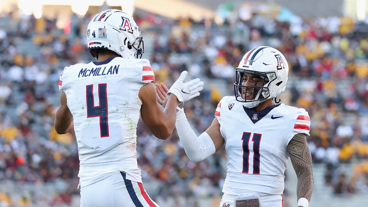 Dameon Crowe (@deedee_crowe) on Twitter photo Blessed to receive an offer from the University Of Arizona 🤞🏾🖤
<a href="/CoachDoege/">Seth Doege</a>
<a href="/Coach_KHolloway/">Coach_KHolloway M.Ed</a>
<a href="/MonteGreen_/">Green</a>
<a href="/uarizona/">University of Arizona</a>
<a href="/BullittTeam/">Bullitt.Eth</a> Blessed to receive an offer from the University Of Arizona 🤞🏾🖤
<a href="/CoachDoege/">Seth Doege</a>
<a href="/Coach_KHolloway/">Coach_KHolloway M.Ed</a>
<a href="/MonteGreen_/">Green</a>
<a href="/uarizona/">University of Arizona</a>
<a href="/BullittTeam/">Bullitt.Eth</a>