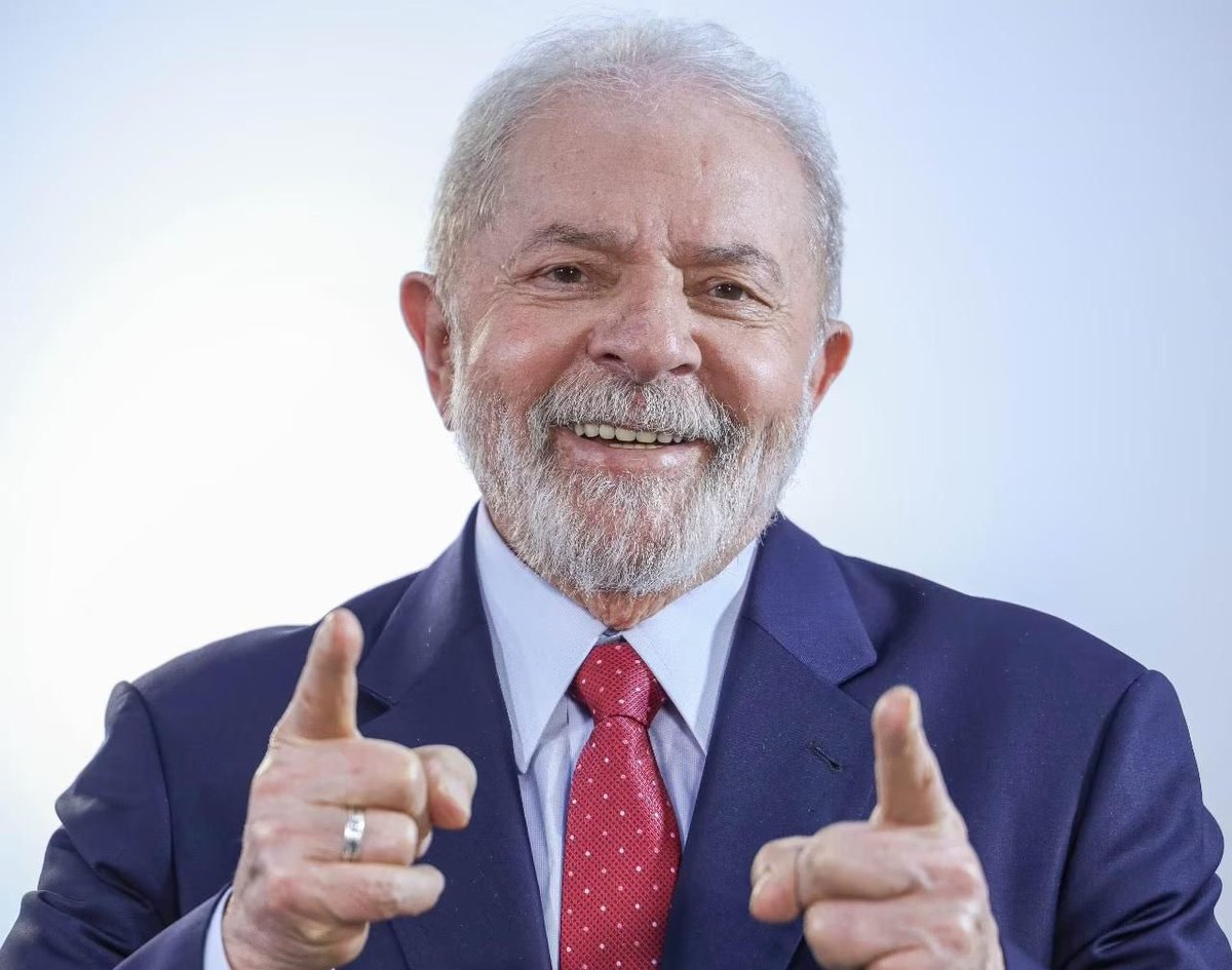 pedrorousseff's tweet photo. Dólar ACABA de fechar em uma QUEDA de 0,35%, cotado a R$ 5,92. 

- Além disso, o Real LIDERA entre as moedas que mais se VALORIZARAM no mundo! 

EFEITO LULA!!! 🇧🇷🚀 https://t.co/heDley4dcQ