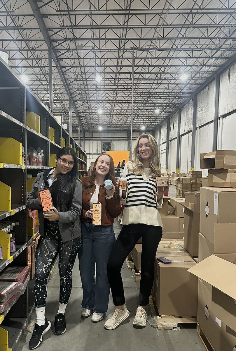 DukeCapPartners's tweet photo. 📦 RetailReady celebrates a milestone with @Brandfoxllc second warehouse! Seamlessly supporting @NaturalDogCo with shipments to 20+ retailers, ensuring compliance &amp; efficiency every step. 🚀

#RetailReady #DukeCapitalPartners #SupplyChainInnovation #Logistics https://t.co/3oOqd7bEwT