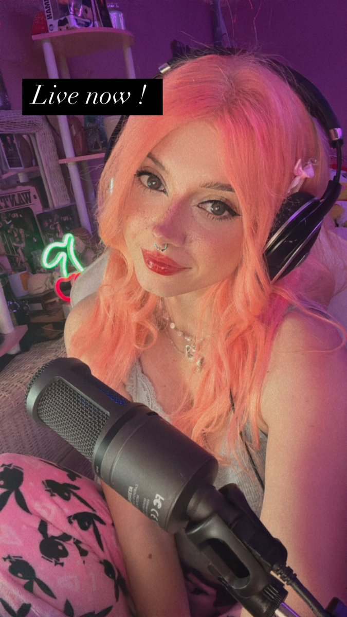 Jennajinxy's tweet photo. Live now ! https://t.co/IrF7PZhFS7 https://t.co/ySWW0ZFgzc