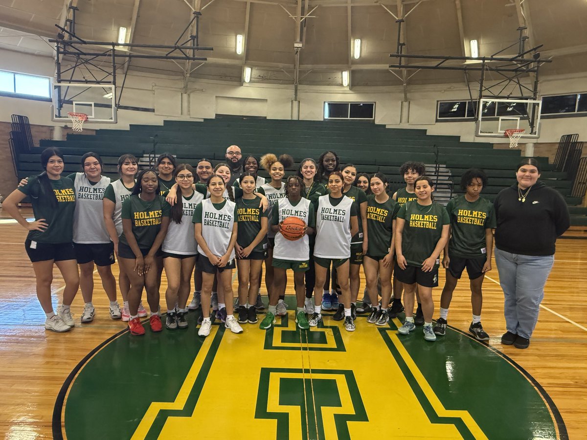 Congratulations to Coach Analise Perez.  Selected to the Texas High School Coaches Association R.O.C.K. Mentoring Program. <a href="/NISD_Athletics/">NISD_Athletics</a> <a href="/nisd_nsite/">nisd_nsite</a> <a href="/NISD_Athletics/">NISD_Athletics</a> <a href="/THSCAcoaches/">THSCA</a>