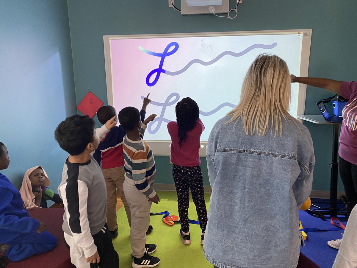 MsEmilieDarwin's tweet photo. Interactive tracing with calming music for some of our children 🎶 @StJuanDiegoOCSB https://t.co/RklZtXH1AQ