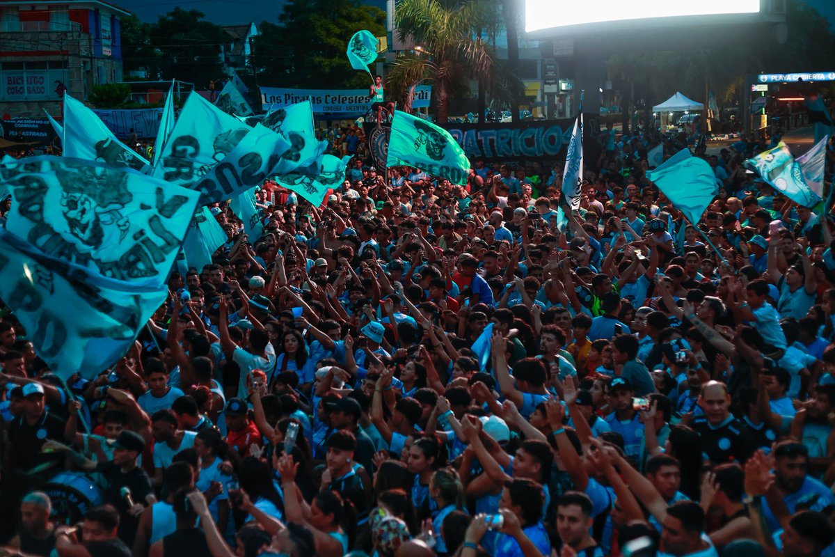 Belgrano's tweet photo. SIEMPRE, A TODOS LADOS. 🔥🏴‍☠️🩵

Más de 10.000 Piratas en el #BanderazoCAB, alentando al equipo en la previa del inicio del campeonato.

#DaleBelgrano https://t.co/zHxGTYVZon