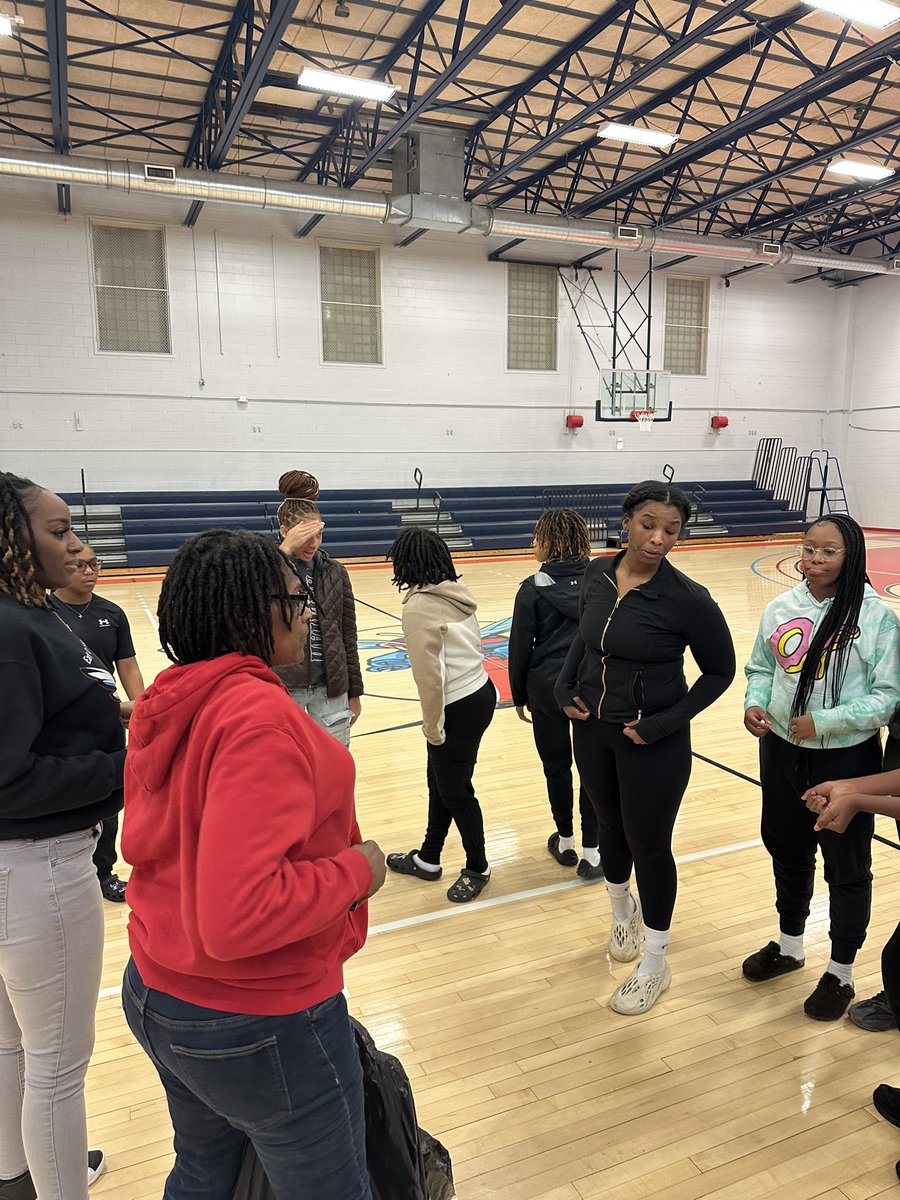 EdneyEvelyn's tweet photo. Thank you @OperationWarm and @Eagles for providing sports bras to our athletes! Love the colors! This is one proud principal! @ECHS_at_DSU @DeSeanJackson10 @DelStateUniv #GoBirds #FlyEaglesFly #FlyForward https://t.co/16UrUUn1HL