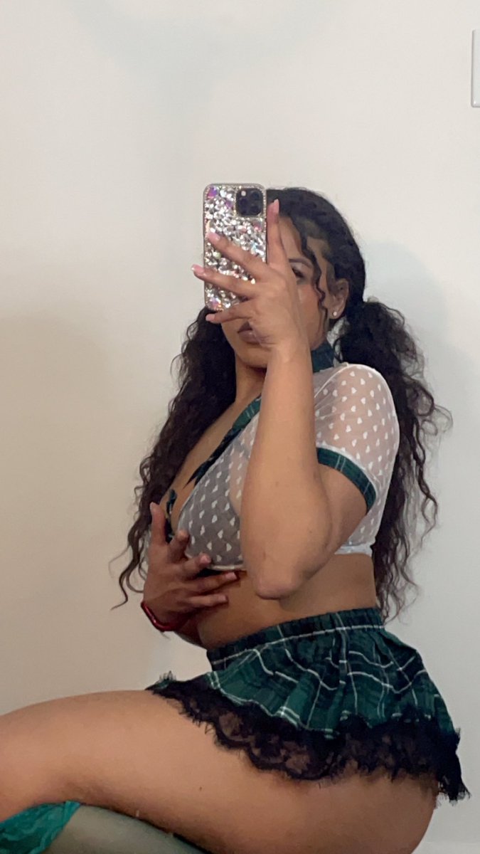 reddlashae's tweet photo. Hi 🖤 https://t.co/aSgU0JZiPL