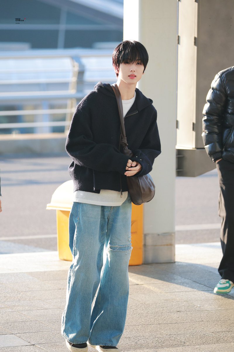 redcheckJS's tweet photo. 250124 ICN 🛫

#박지성 #JISUNG
#지성 #チソン #NCTDREAM https://t.co/fgQC8C9vcw