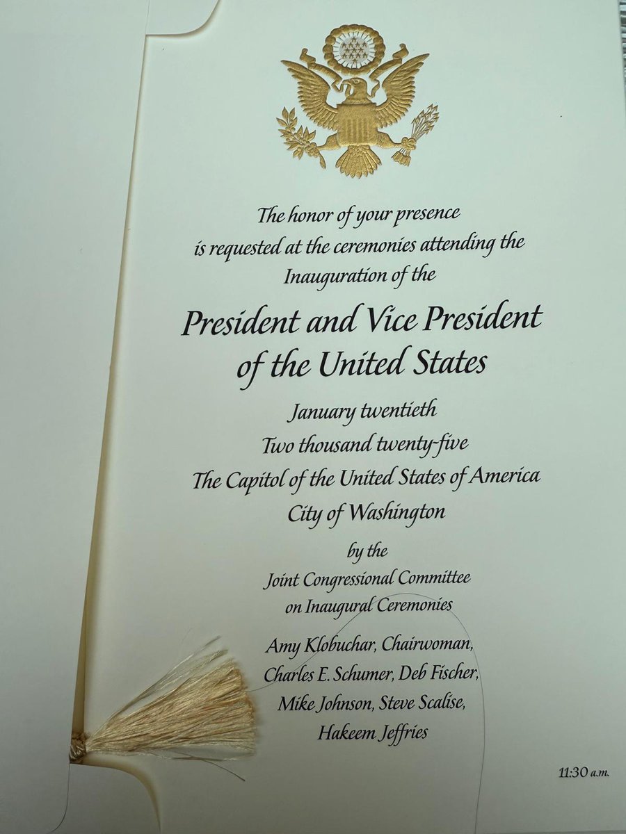 Regresando a casa después de una petit reunión... <a href="/elfutbolero/">Cristhoper Castro</a>  ahora de vuelta a casa. Mañana en <a href="/LaM3G4/">LaM3G4</a> desde las 6am #Kaliman y PATO2 en vivo