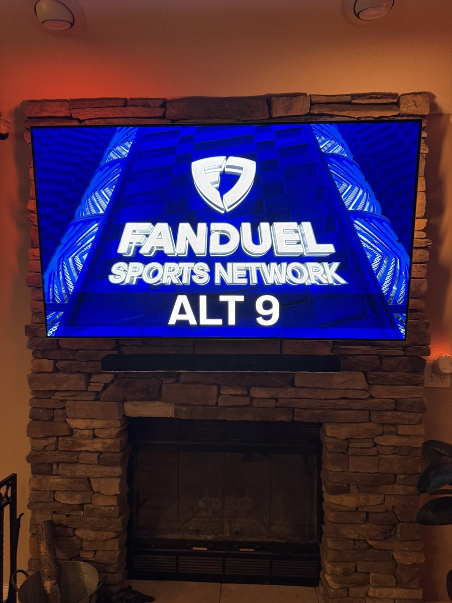 jscown32's tweet photo. Umm wtf? @FanDuelSN_MW @StLouisBlues https://t.co/G5CmjRpX0t