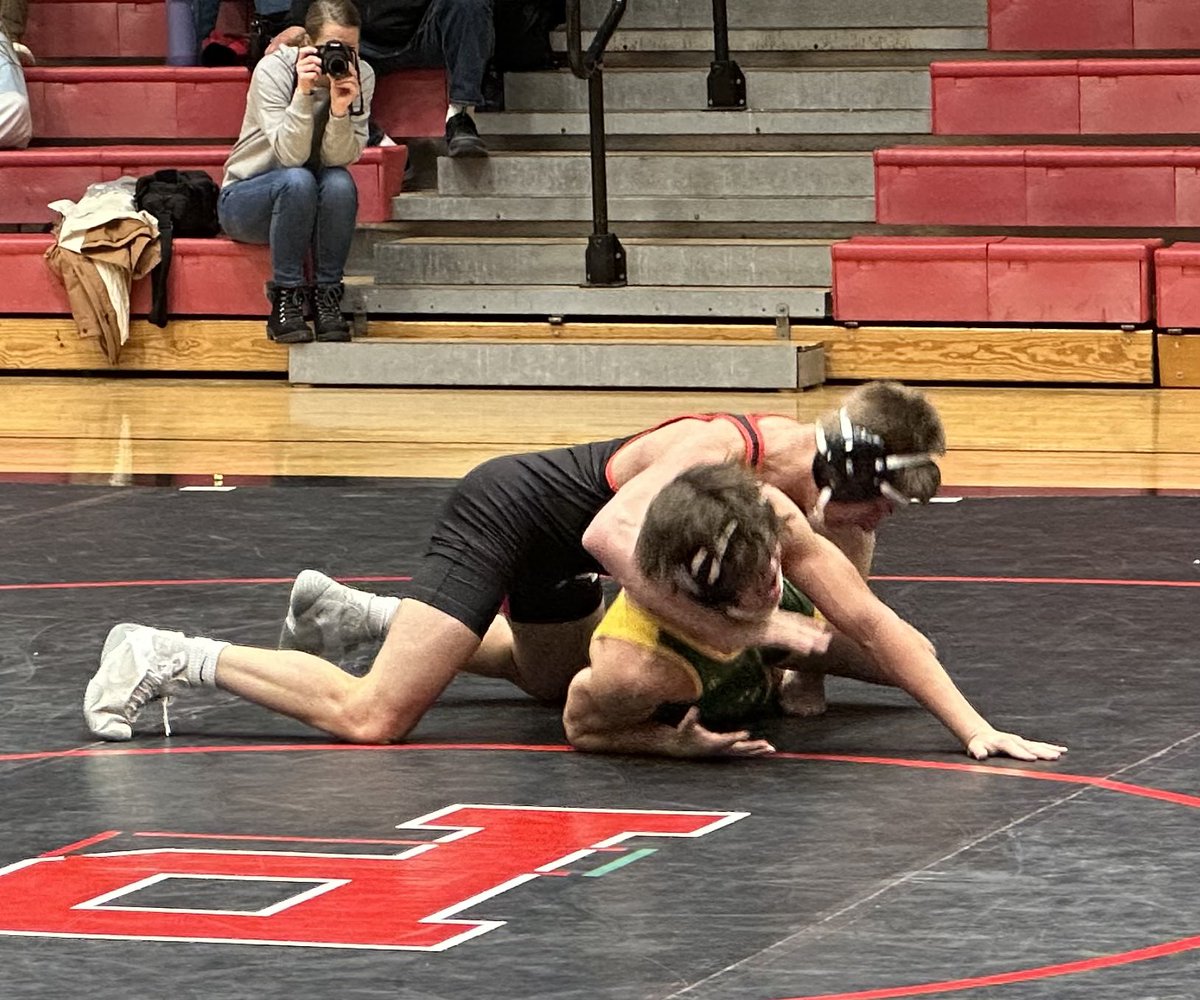 PinckneyAthDept's tweet photo. In match two tonight, Pinckney loses to Howell, 54-25...
#VarsityWrestling🤼 https://t.co/3f44G02hLc