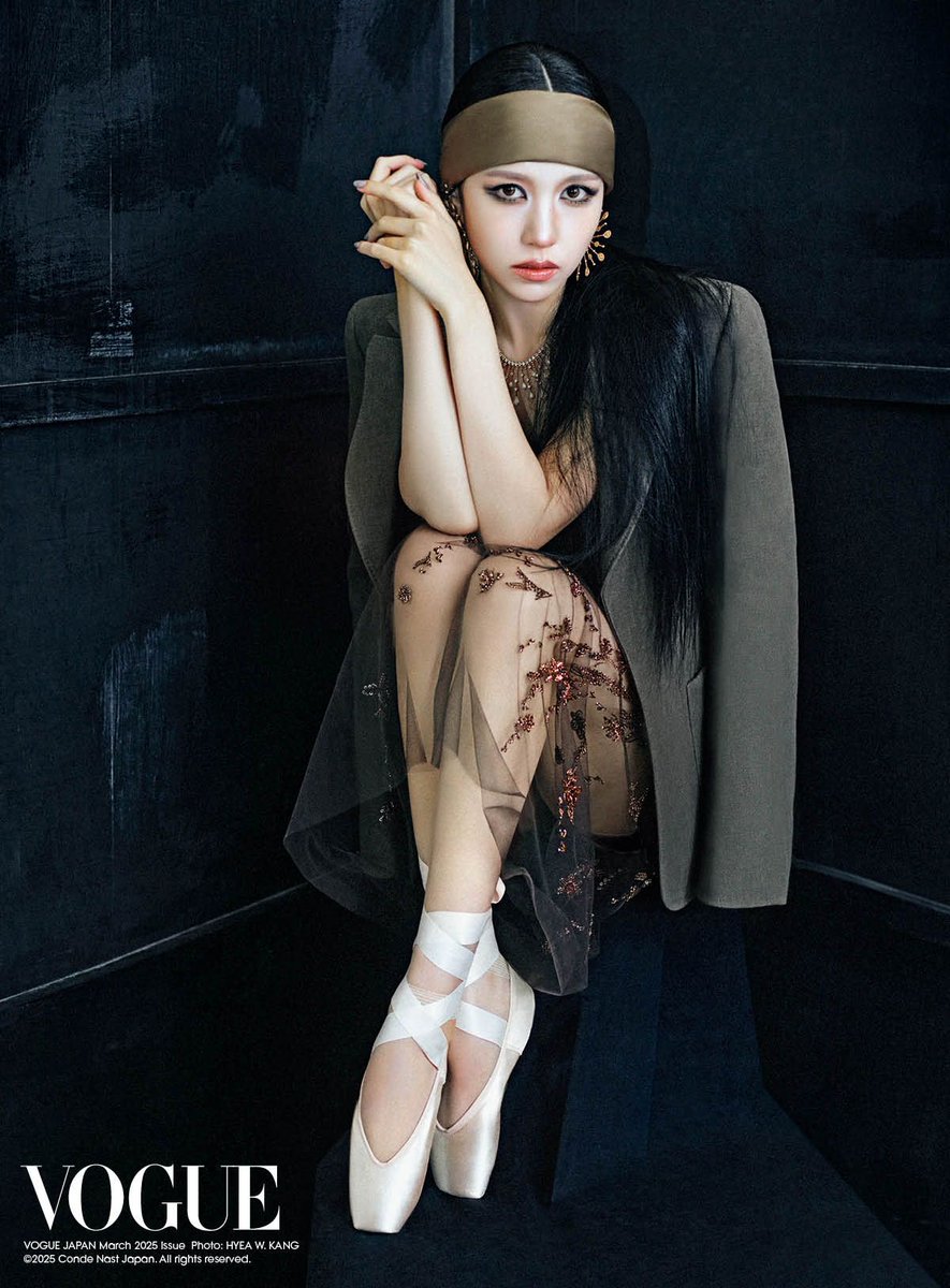 godmitzu's tweet photo. MINA FOR VOGUE JAPAN OMG LOOK AT HER https://t.co/VE7nJtTYbb