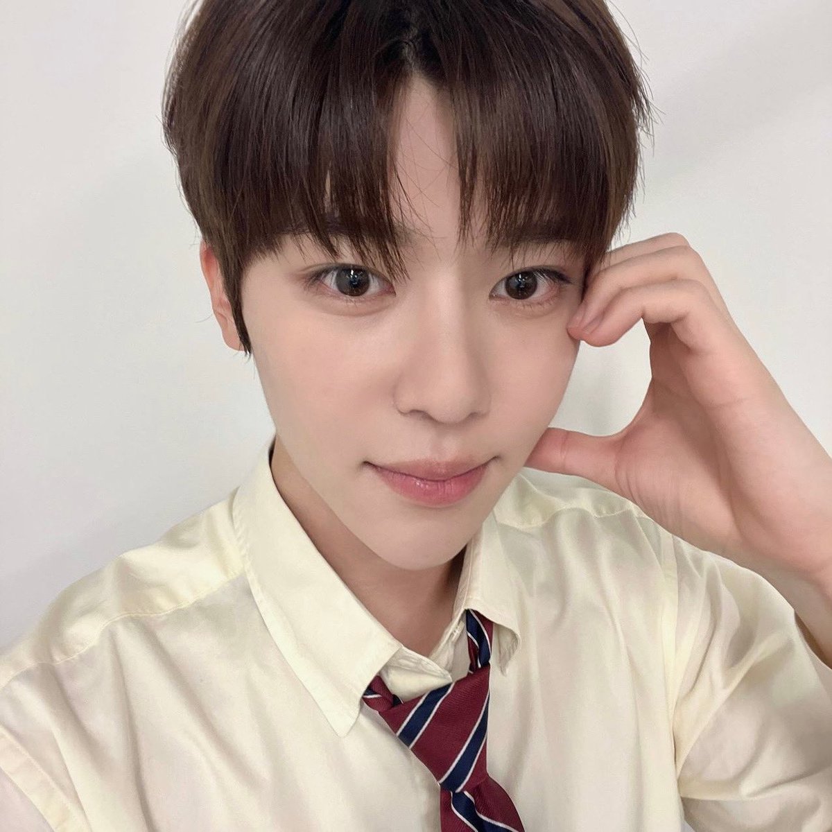 sionlovebot's tweet photo. he still looks the same but there’s something i can’t explain in the second pic 🥴 https://t.co/FAOGJLSOX4