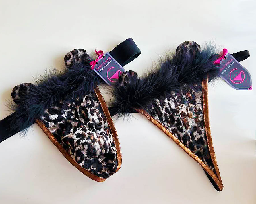 AlexisSilverton's tweet photo. This cute couple lingerie set is on its way to Switzerland 🇨🇭 just on time for Valentine’s Day! #leopardgstring #velvetunderwear #sexylingerie #couplelove #Valentine’sday #eroticlingerie #alexisgstringlingerie https://t.co/KU2zVZlB7k