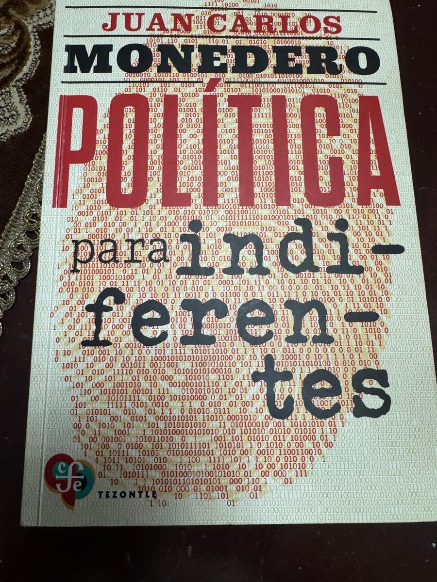 Me encontré con el Profesor Monedero, ya había leído su reciente obra, que la recomiendo. Juan Carlos Monedero, de los fundadores de PODEMOS en España y uno de los más destacados analistas contemporáneos.