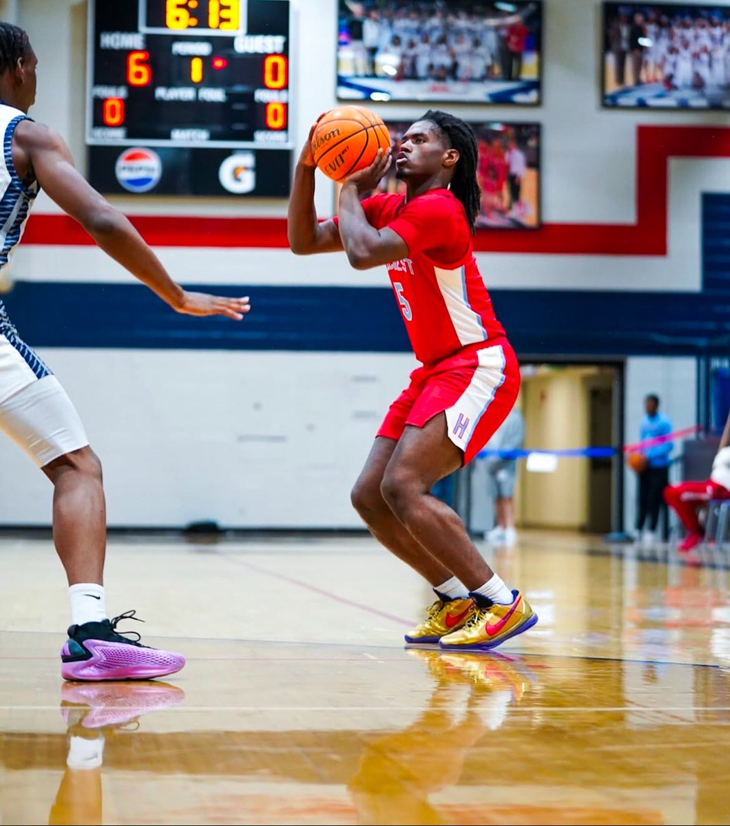 Another great win for the Hillcrest Patriots. Pj Jones help the Patriots to 5-0 in Area play putting in 15 pts 4 rebounds 3 steals vs Tuscaloosa County 20-6 over all, great team win