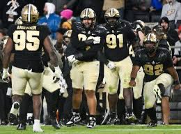 I’m blessed to receive an offer from Purdue University.<a href="/AllenTrieu/">Allen Trieu</a> <a href="/SWiltfong_/">Steve Wiltfong</a> <a href="/EDGYTIM/">Timothy “EDGYTIM” OHalloran</a> <a href="/GregSmithRivals/">Greg Smith</a> <a href="/cottond13/">DJ 🏌🏾</a>