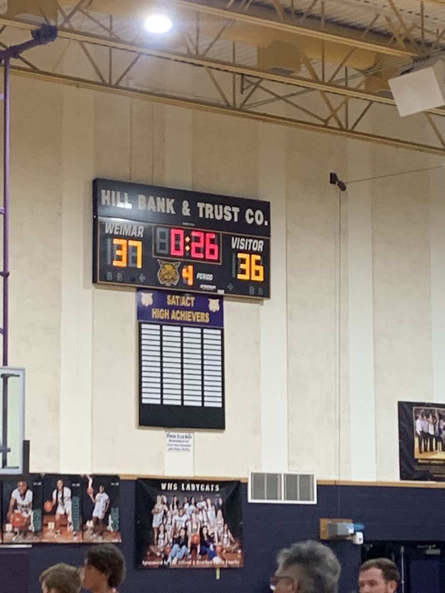 TheCCCitizen's tweet photo. The Wildcats are holding onto a one point lead heading into the fourth quarter against district rival Schulenburg!!! #WildcatBasketball https://t.co/gJh87et3gU