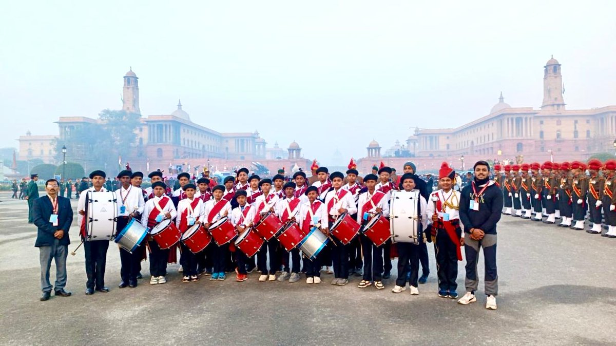 KVS_HQ's tweet photo. The Boys Pipe Band of #PMSHRI KV No. 2 Belagavi Cantt is proud to represent the South Zone at the National Band Competition at Major Dhyanchand Stadium, New Delhi, today.

Wishing our talented champs all the very best! 🎶

#KVS #ProudKVians #NationalBandCompetition https://t.co/BjcOJ9dwi5