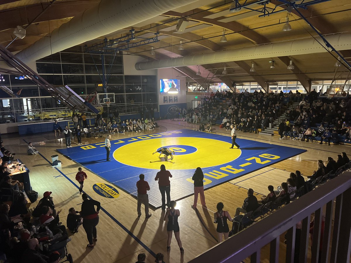 GeringBulldogs's tweet photo. Gering Girls Wrestling rolls 48-12 in the dual vs Scb #GeringGRIT #beBLUEandGOLD https://t.co/hidgmhR6le