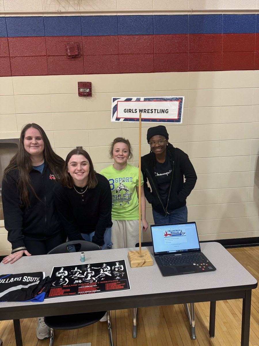 MSGirlsWrestle's tweet photo. 8th grade activities fair was a success. Thanks to the current and future Patriots for helping better our program! https://t.co/8VEGvB05TX