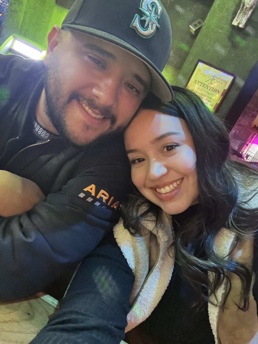 _aleck5's tweet image. He said let me ask you to be my valentine before you start talking shit about how I didn’t ask you 🤣🥰😍❤️ #LOML