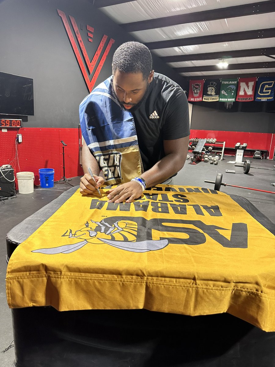 Velocity Football Academy™ (@velocity_fb) on Twitter photo ❤️ the culture we are building with our Athletes. Proud to support <a href="/Bewise56Nick/">Dom Boyd</a> from <a href="/gasouthernfb/">Georgia Southern Football</a> and his journey to the <a href="/NFL/">NFL</a> through our #NFL Pre Draft Training - Signing of the flag in the #WarRoom is my favorite tradition we have built! Who’s Signing Next? <a href="/Velocity_LS/">Luke Schultheiss</a> ❤️ the culture we are building with our Athletes. Proud to support <a href="/Bewise56Nick/">Dom Boyd</a> from <a href="/gasouthernfb/">Georgia Southern Football</a> and his journey to the <a href="/NFL/">NFL</a> through our #NFL Pre Draft Training - Signing of the flag in the #WarRoom is my favorite tradition we have built! Who’s Signing Next? <a href="/Velocity_LS/">Luke Schultheiss</a>