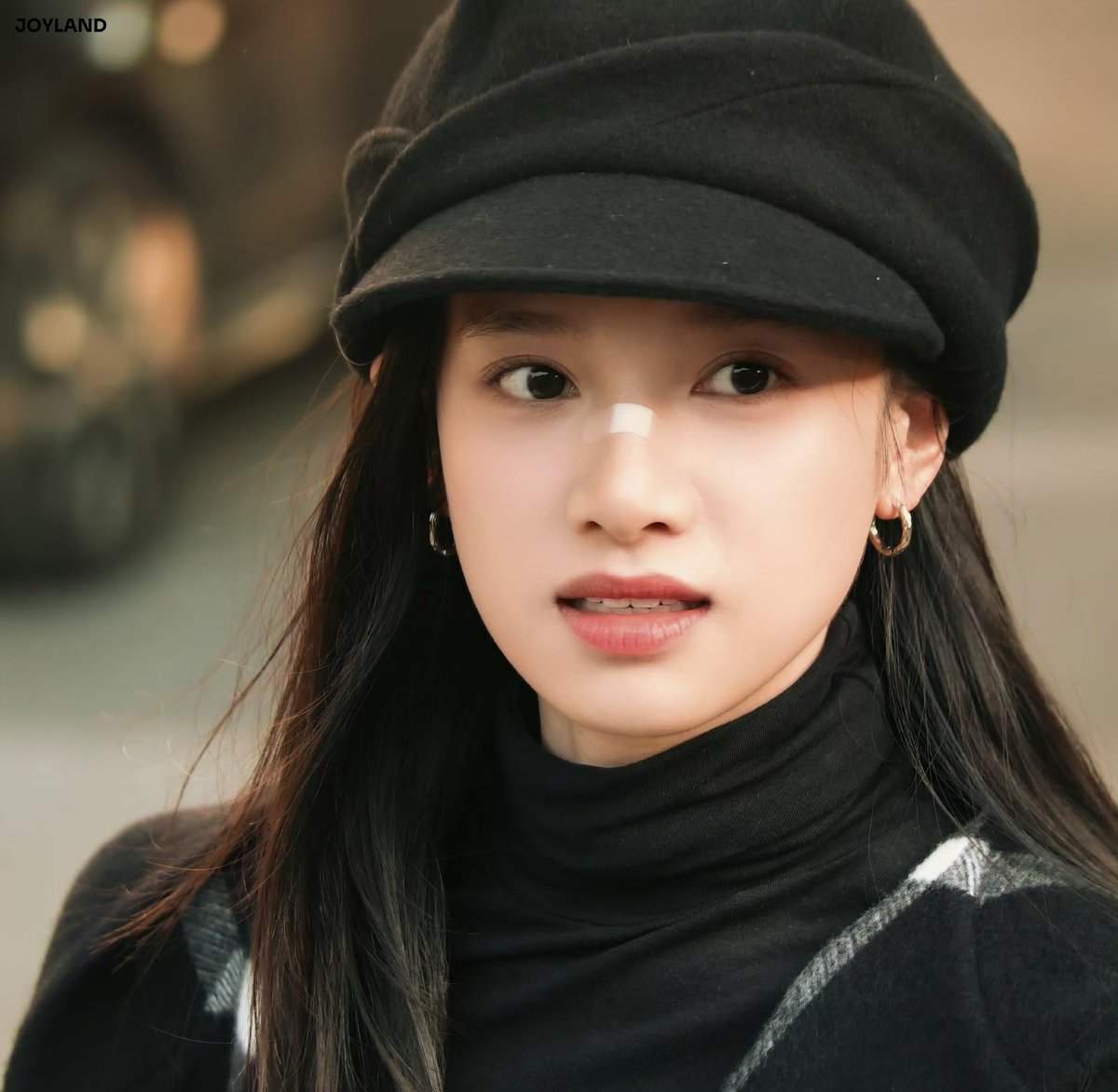crbfvs's tweet photo. she's extra beautiful that day even with her bandaid on #zhangjingyi https://t.co/fyKzxTjdsp