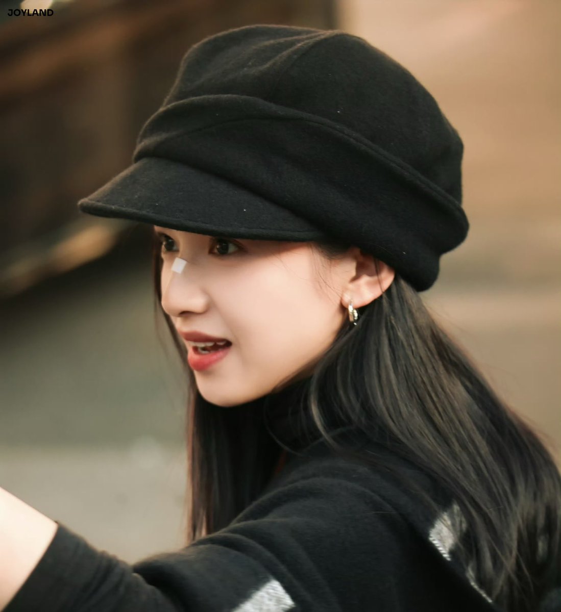 crbfvs's tweet photo. she's extra beautiful that day even with her bandaid on #zhangjingyi https://t.co/fyKzxTjdsp