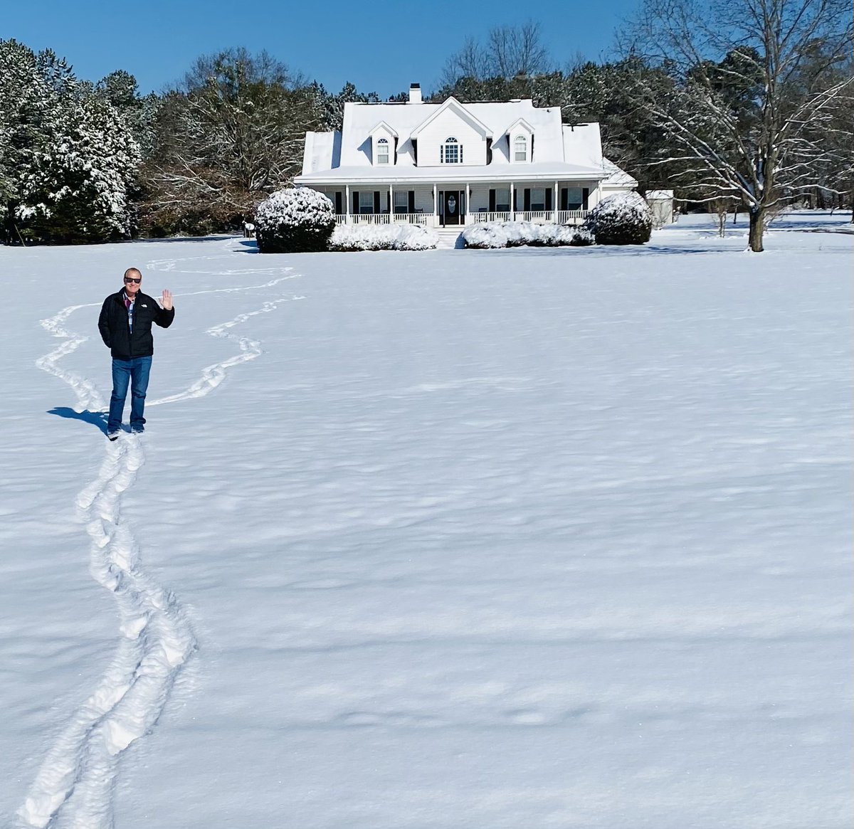 SummerPeavy's tweet photo. SNOW Much FUN!!🥶☃️❄️💙❄️ https://t.co/xZKqhtxmxD