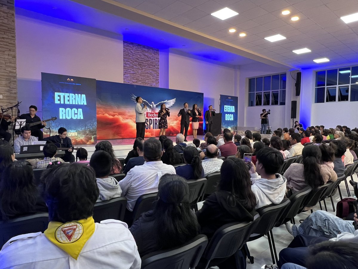 🎶✨ Con el Espíritu Santo guiando nuestros corazones, alzamos nuestras voces en alabanza a Dios 🕊️❤️. Cada canto es una entrega de fe, un acto de amor y gratitud. 🙏🔥 ¡Unidos en Su presencia, adoramos Su nombre! 🌟💒 #ClamorPorElEspírituSanto