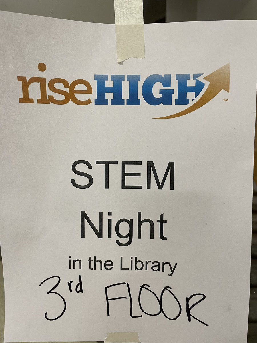 KedleyLeah's tweet photo. Busy night! A Winter Wonderland at Hamilton elementary, and Rise High Stem night with our Mt. Pleasant Middle Schoolers! @SCSDCommSchools @SCSchools https://t.co/Znn0AKt8V3