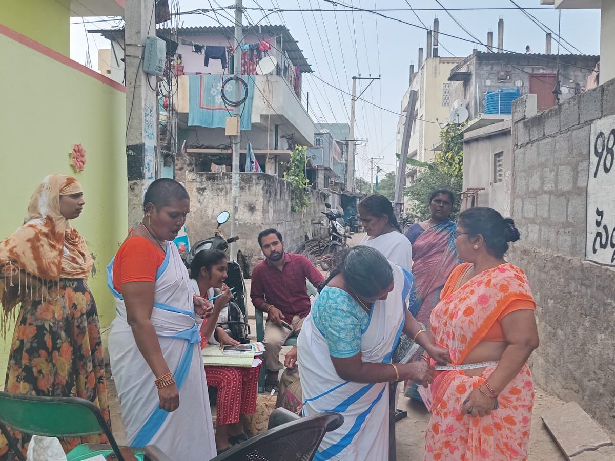 Collectorntr's tweet photo. NDC 3.0 survey started in #AspirationalBlocks of NTR district. Ibrahimpatnam and Penuganchiprolu mandals taken under #AspirationalBlockProgram with aim for saturation of essential government services. #BharatKiBhadteKhadam #NITIforStates https://t.co/z3mlxymRJM