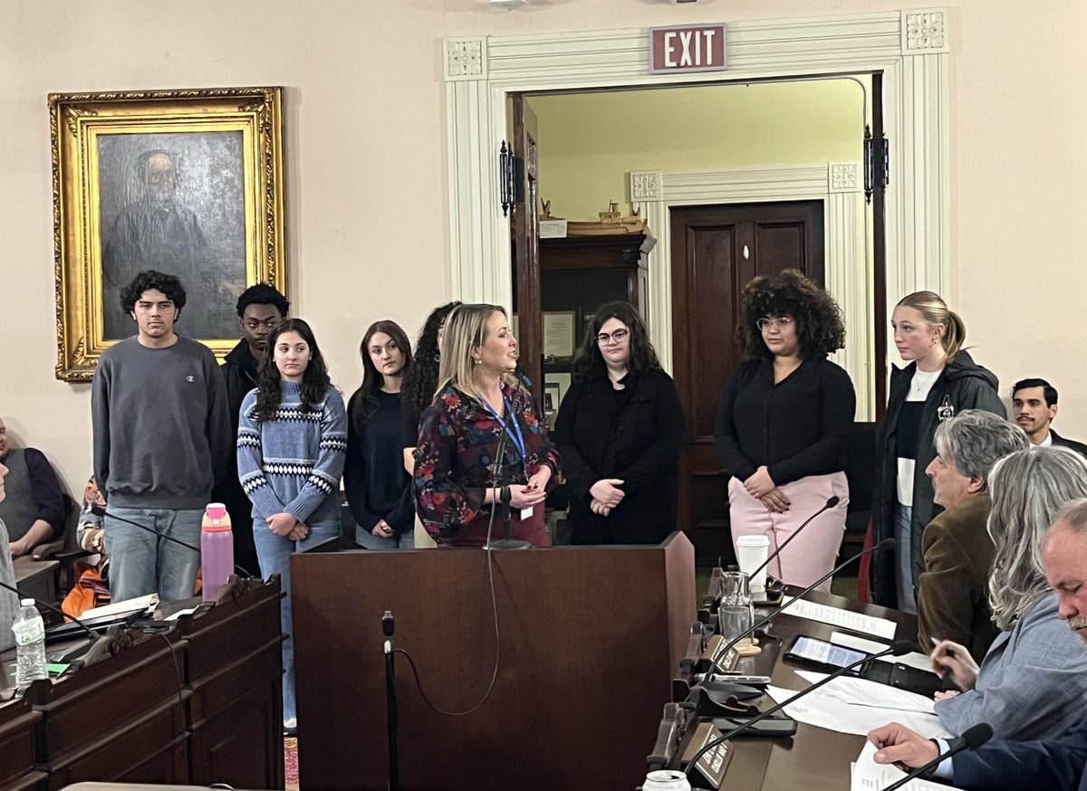 dspangallo's tweet photo. Congratulations to the members of the new #SalemMA Youth Commission on confirmation of your appointments at tonight’s City Council meeting!

Thank you for stepping up and volunteering to help make our community a better place. I look forward to working with all of you! https://t.co/vGYtgAIbLY