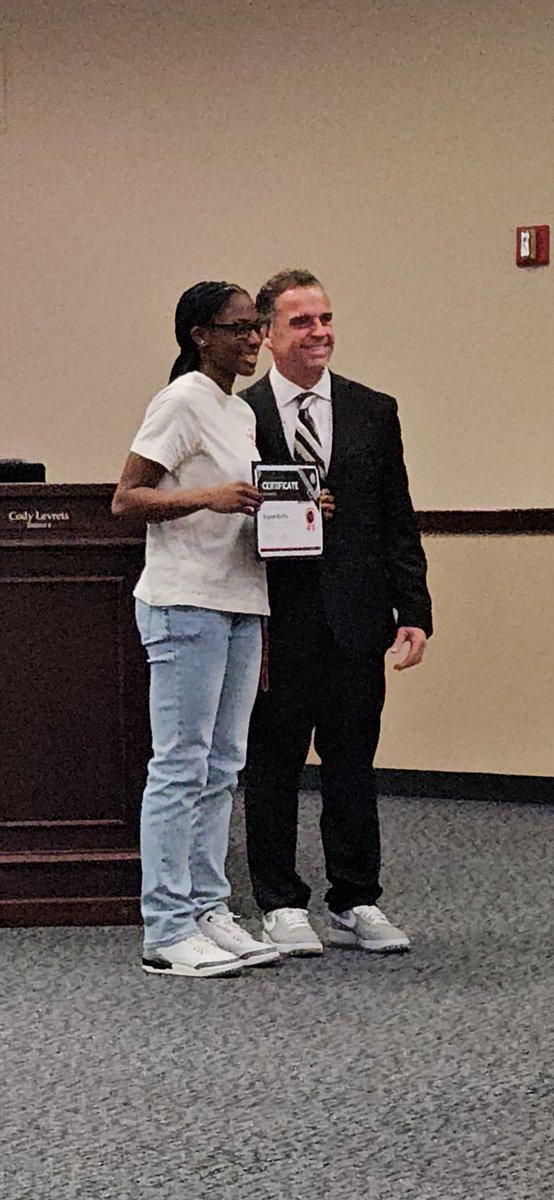 kalyse_buffin's tweet photo. Proud to receive a certificate of recognition for surpassing 2000 points by the TISD Board of Trustees 💙

@TylerLionsGB @koachmayfield @Platinumbball https://t.co/pf7565U93D