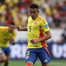 tomasrobbio's tweet photo. El colombiano Kevin Castaño sigue en el radar de #River, pese a que #MarceloGallardo en conferencia de prensa sostuvo que estaba conforme con el mediocampo del equipo.
#CARP #Millonario #RiverPlate #ElMillo #futbolargentino https://t.co/Xe4atgnvMc